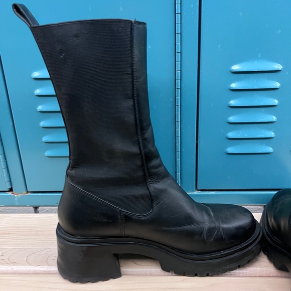 Steve Madden Black Slip-On Chelsea Platform Boots - Picture 10 of 13